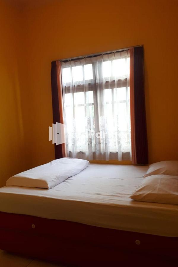 Bromo Indah Lestari Homestay Mitra Reddoorz Pasuruan Eksteriør bilde