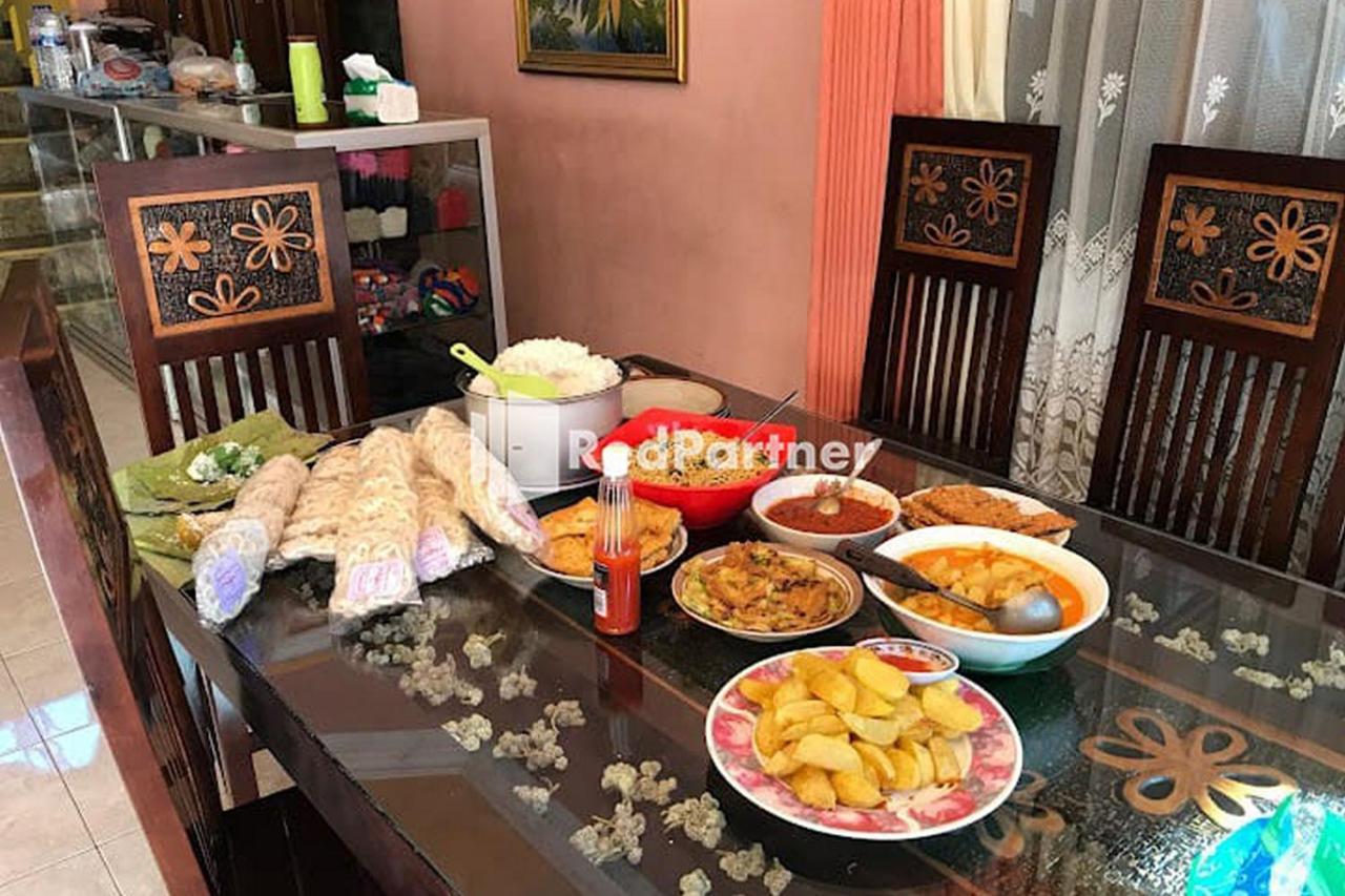 Bromo Indah Lestari Homestay Mitra Reddoorz Pasuruan Eksteriør bilde