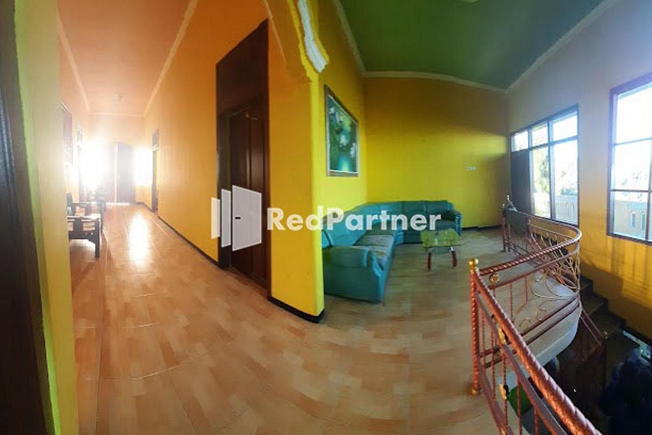 Bromo Indah Lestari Homestay Mitra Reddoorz Pasuruan Eksteriør bilde
