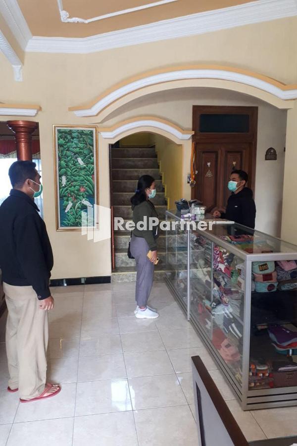 Bromo Indah Lestari Homestay Mitra Reddoorz Pasuruan Eksteriør bilde